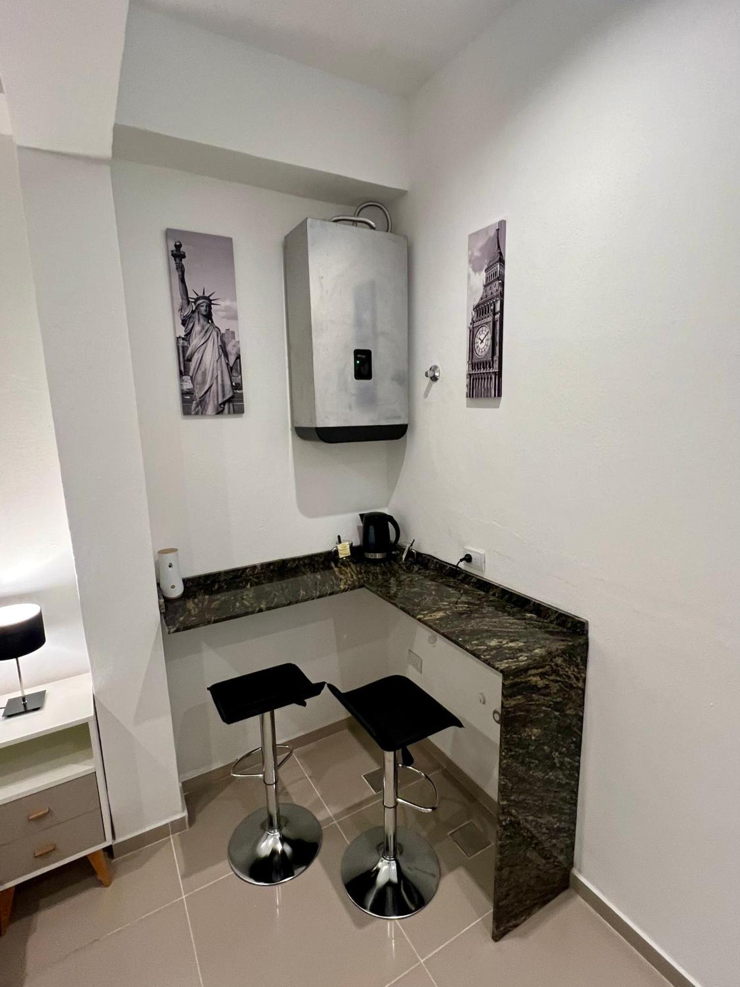 Urbana Premium Suites Apartamentos De Categoria Parking Privado - Seguridad - Sanatorio Allende - Hospital Privado - Estadio Kempes - Universidad Siglo 21 - Complejo Ferial Cordoba - Quorum - Aeropuerto Internacional Taravella Dış mekan fotoğraf