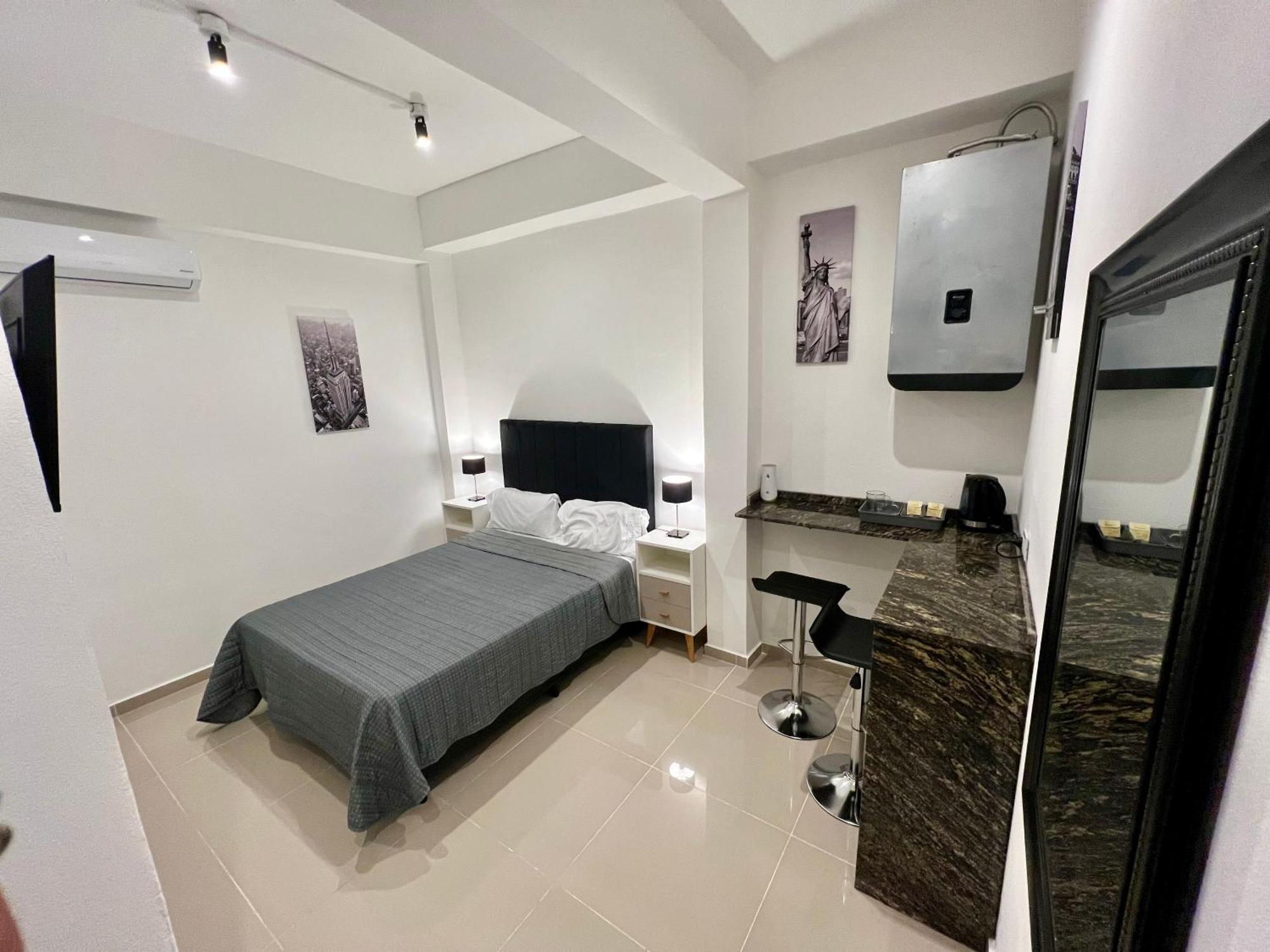 Urbana Premium Suites Apartamentos De Categoria Parking Privado - Seguridad - Sanatorio Allende - Hospital Privado - Estadio Kempes - Universidad Siglo 21 - Complejo Ferial Cordoba - Quorum - Aeropuerto Internacional Taravella Dış mekan fotoğraf